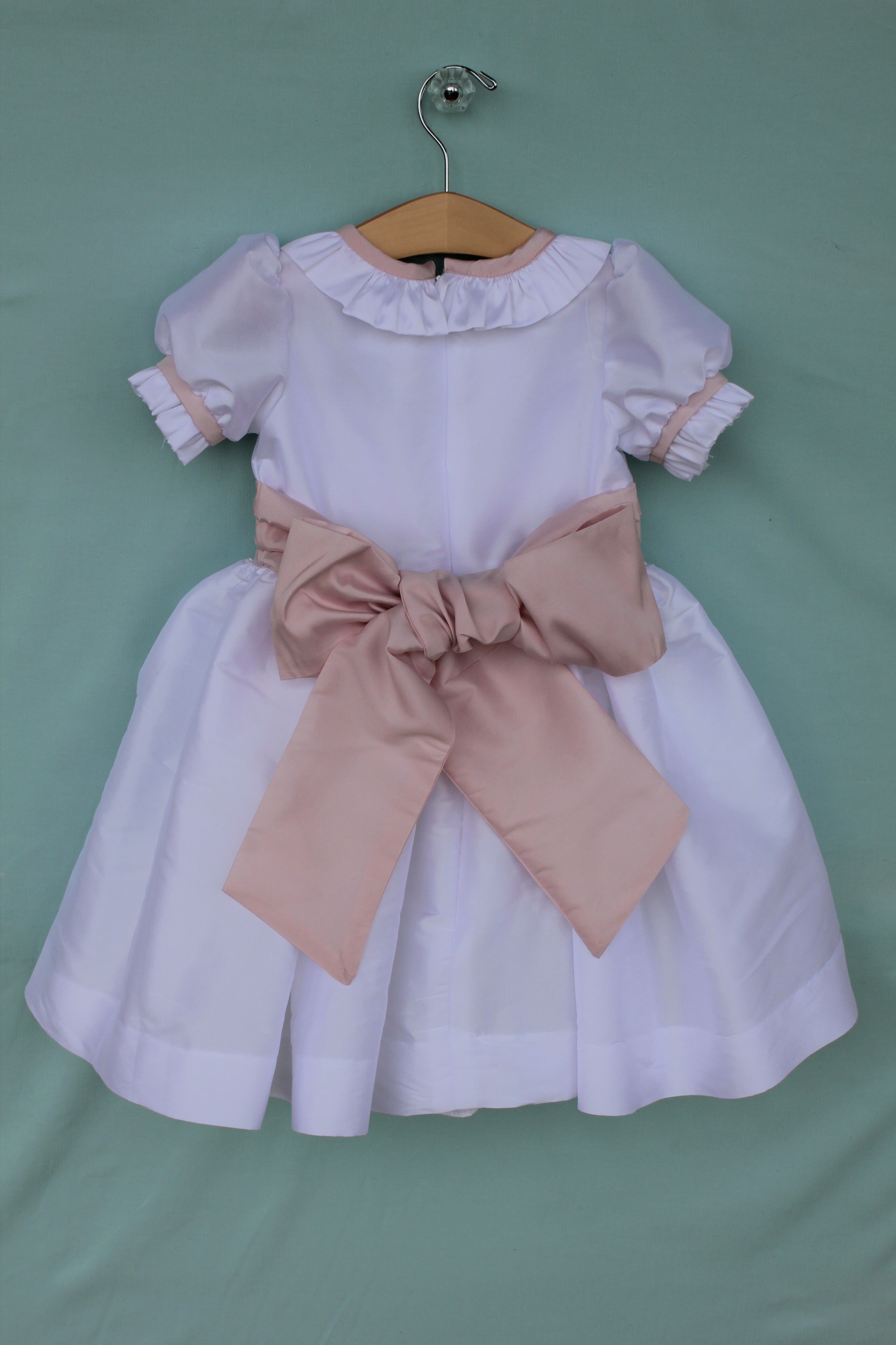 Dress with Ruffle Collar and Sleeve white/pink