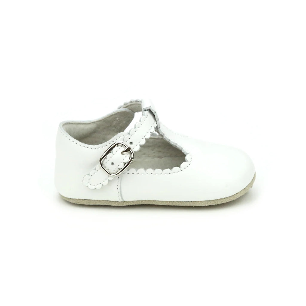 Elodie White Girls Scalloped T-Strap Mary Jane Crib Shoe (Infant)