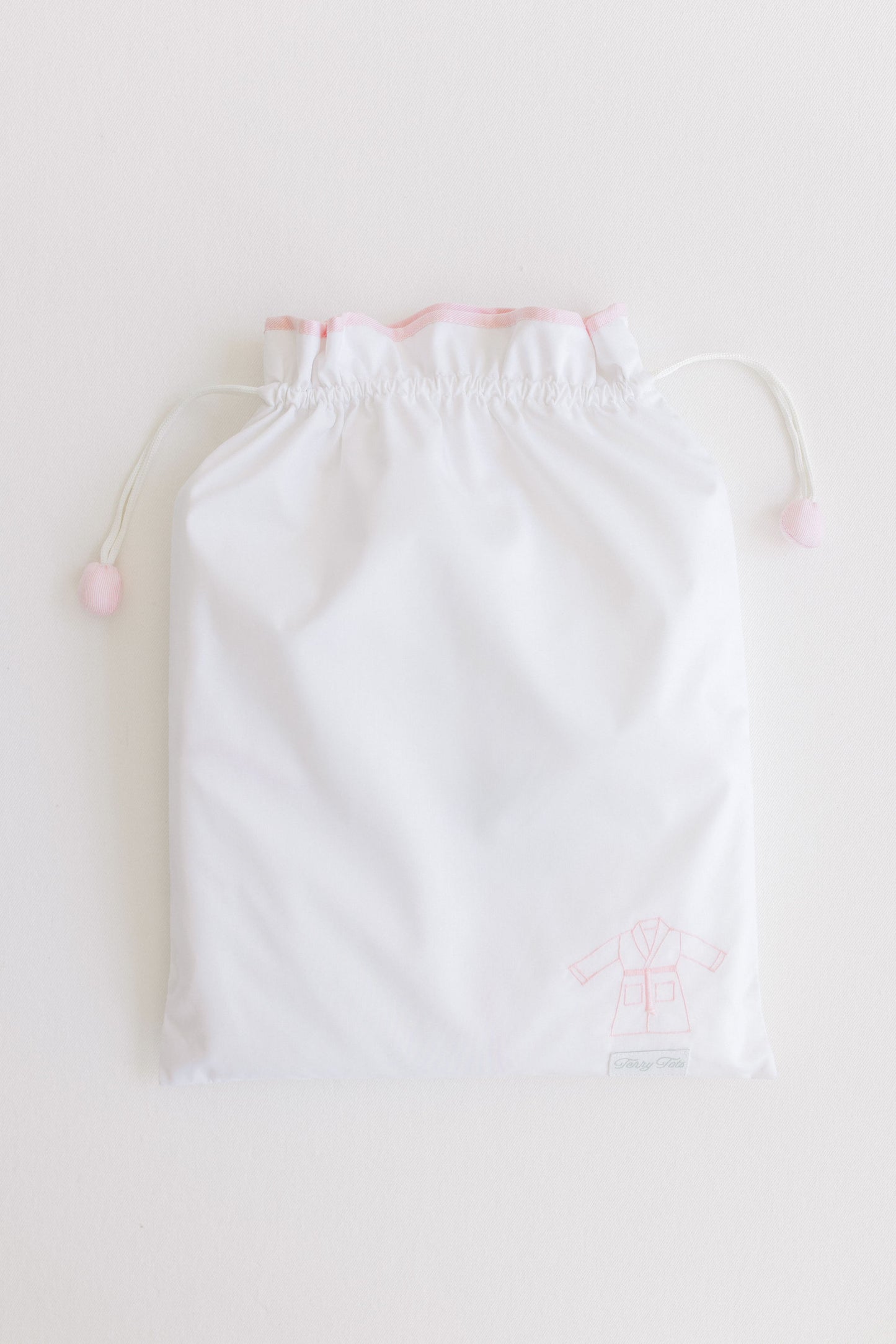 Bathrobe with pink scallop trim